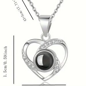 Projection "I Love you" necklaces